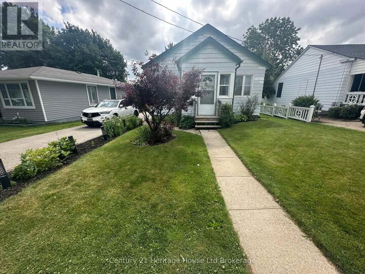 Property Photo:  116 East Park Drive  ON N4S 3N2 