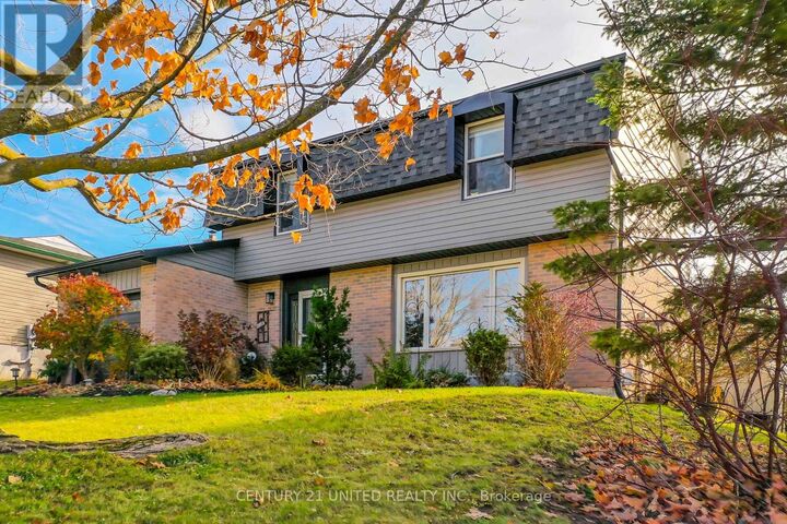 Property Photo:  2627 Ridgetop Crescent  ON K9L 1J1 