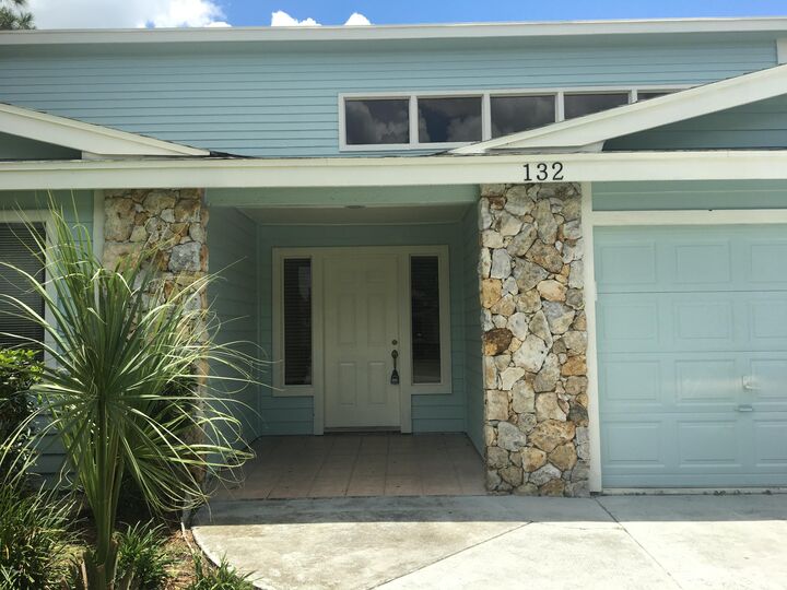 Property Photo: 132 Tern Court FL 32119