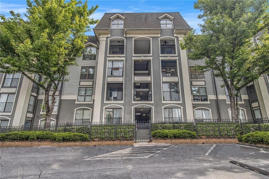 Property Photo:  2657 Lenox Road NE C38  GA 30324 