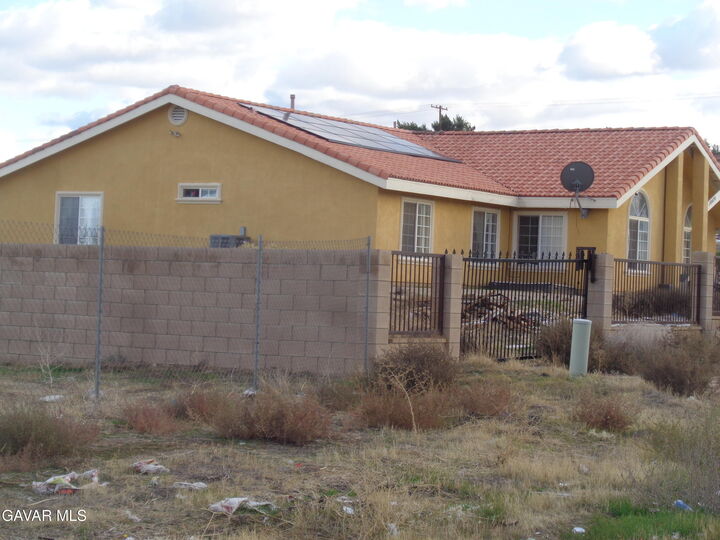 Property Photo: 40th Ste E Ave. S12 Street CA 93550