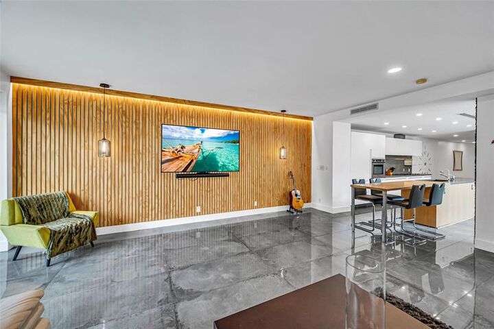 Property Photo:  1511 NE 4th Pl  FL 33301 