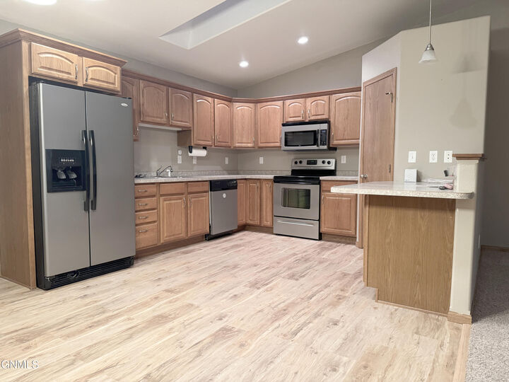 Property Photo:  1115 Lakota Lane  ND 58504 