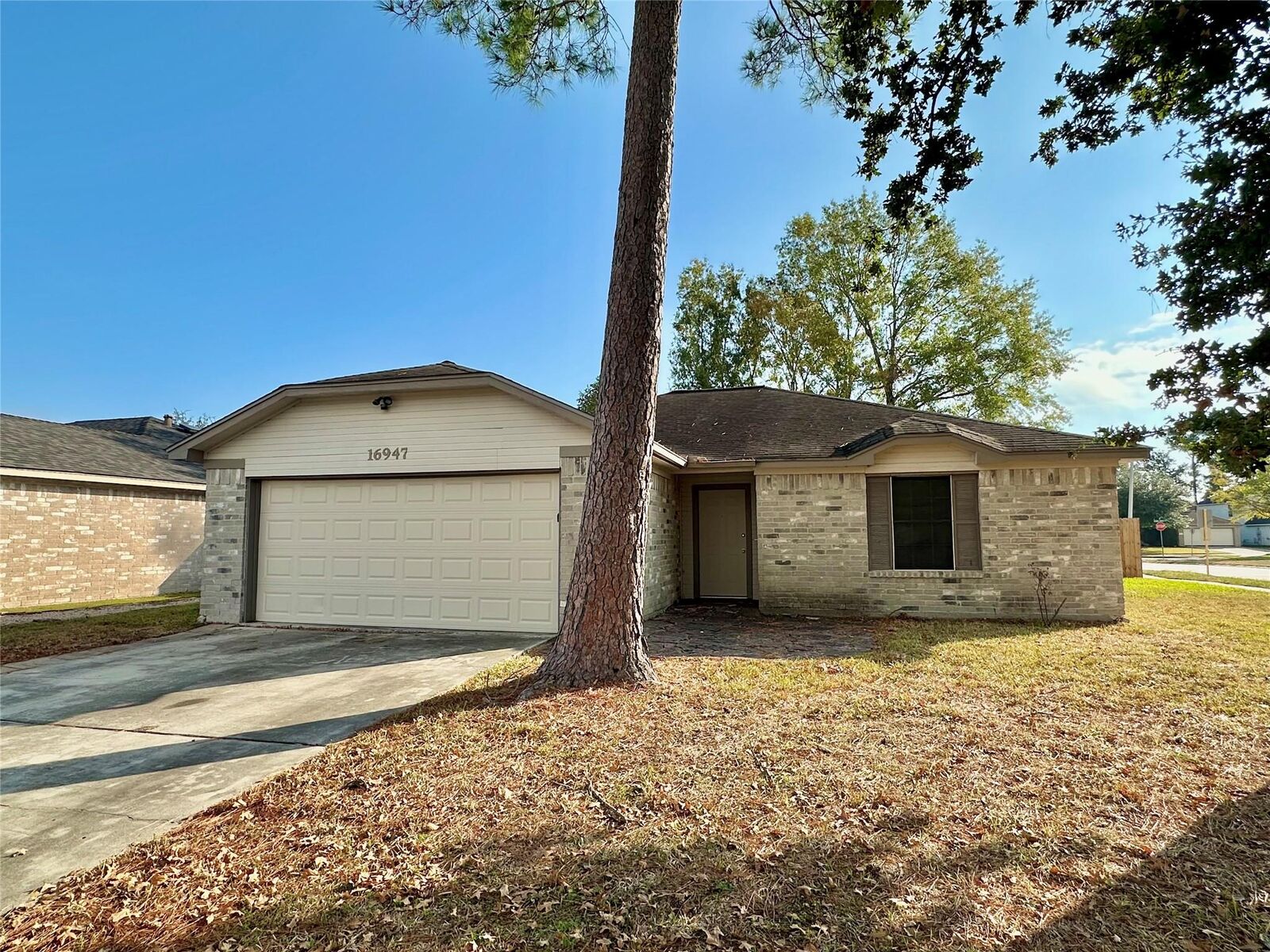 Property Photo:  16947 Hummingbird  TX 77385 