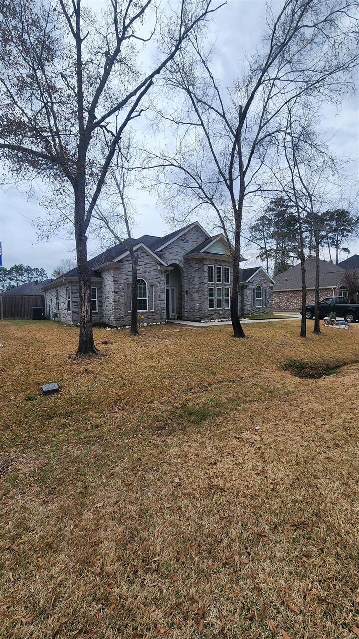 Property Photo:  757 Forest Lane Drive  TX 77302 