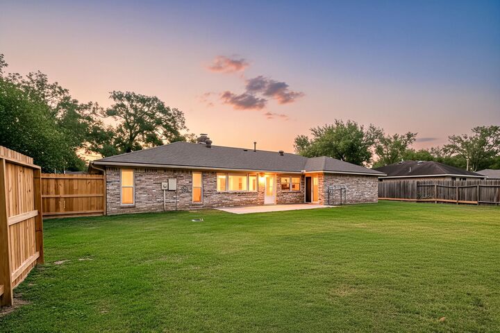 Property Photo:  806 S Hyannis Port Street  TX 77532 