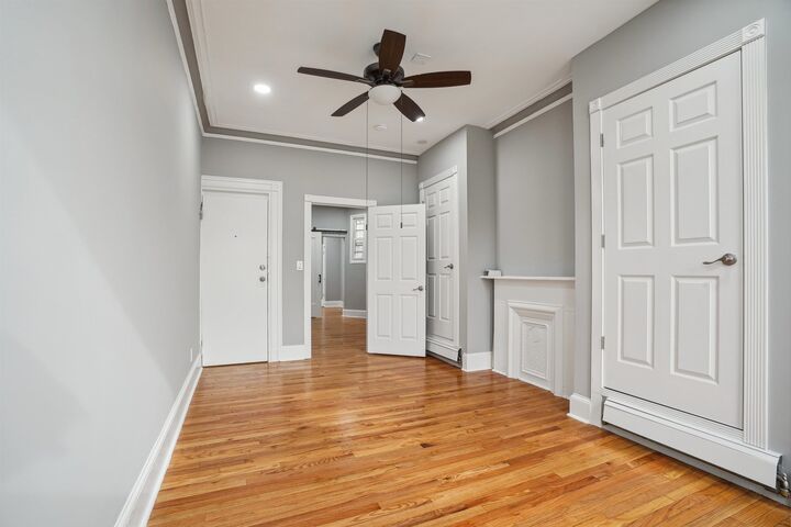 Property Photo:  198 Griffith St 2R  NJ 07307 