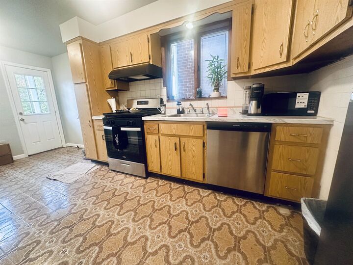 Property Photo: 97 Sanford Pl 1 NJ 07307