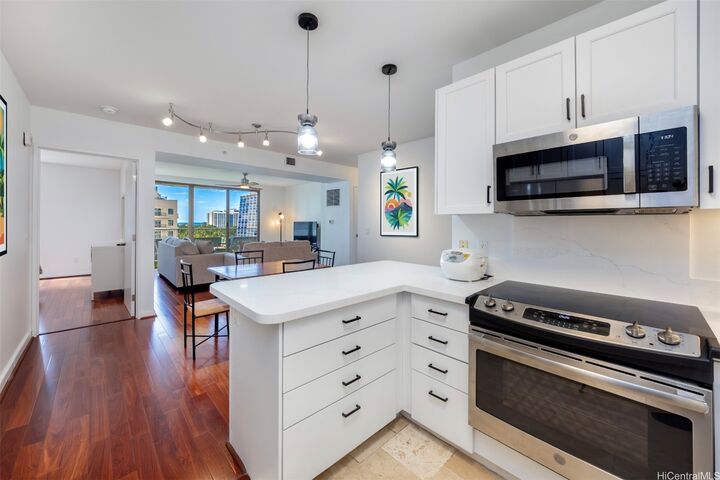 421 Olohana Street 702  Honolulu HI 96815 photo