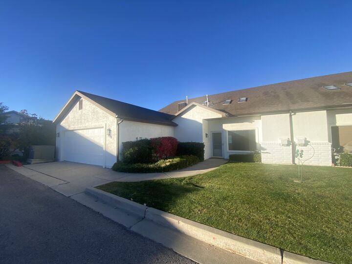 Property Photo: 998 S Three Fountains Dr UT 84720