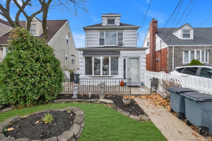 Property Photo: 1221 Ellsworth Avenue NY 10465