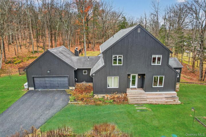 Property Photo:  16 Oxford Springs Road  NY 10918 