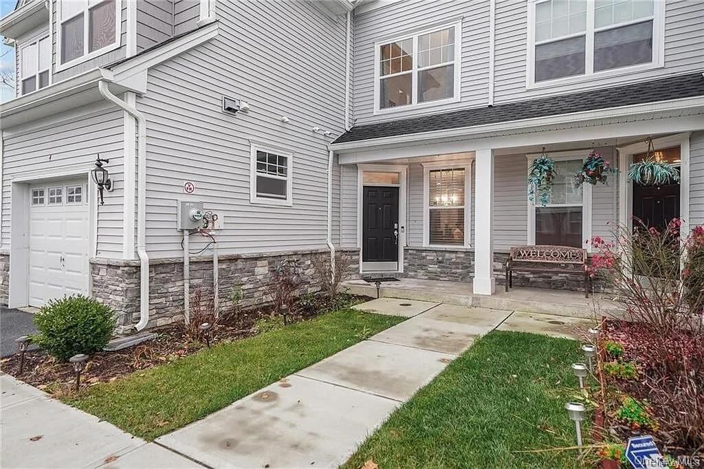 Property Photo:  4 Kless Court  NY 10940 