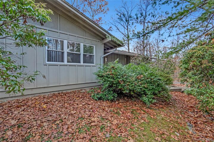 11 Charnwood Drive  Montebello NY 10901 photo