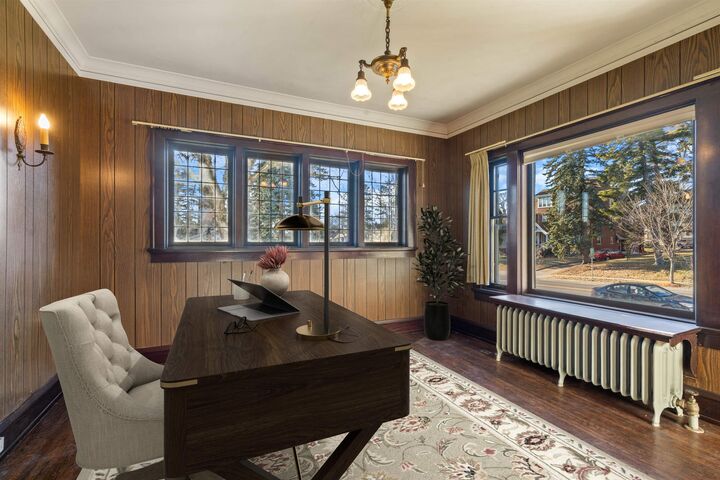 Property Photo:  2418 E 4th St  MN 55812 