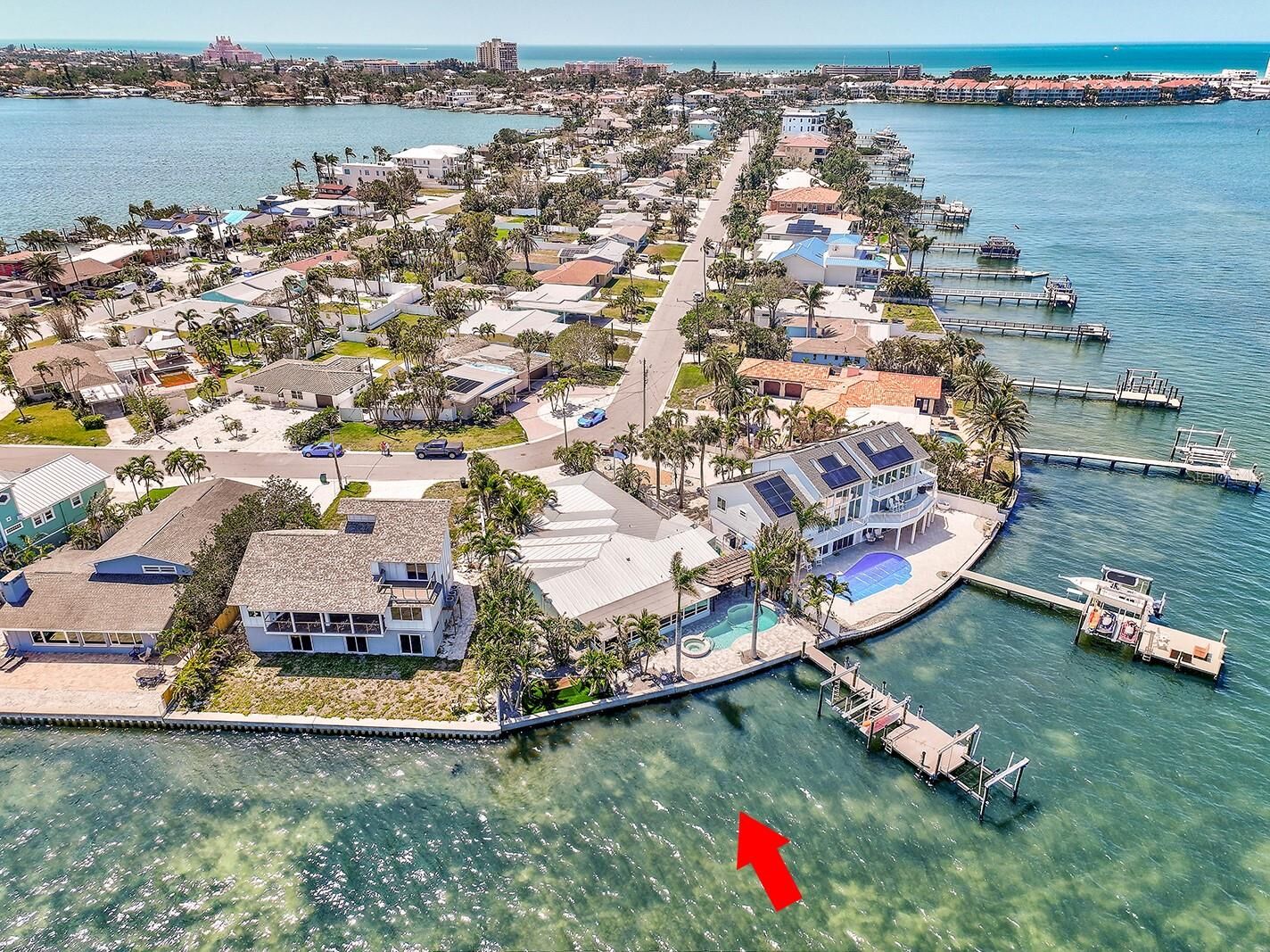 Property Photo: 980 Boca Ciega Isle Drive FL 33706