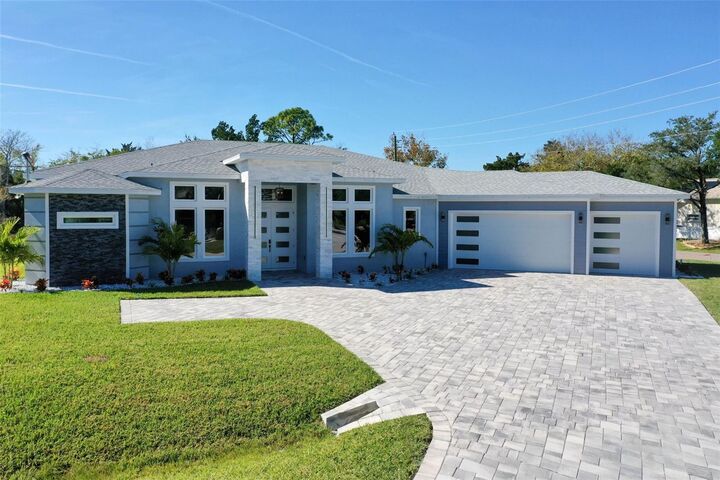 Property Photo: 10 Colorado Drive FL 32137