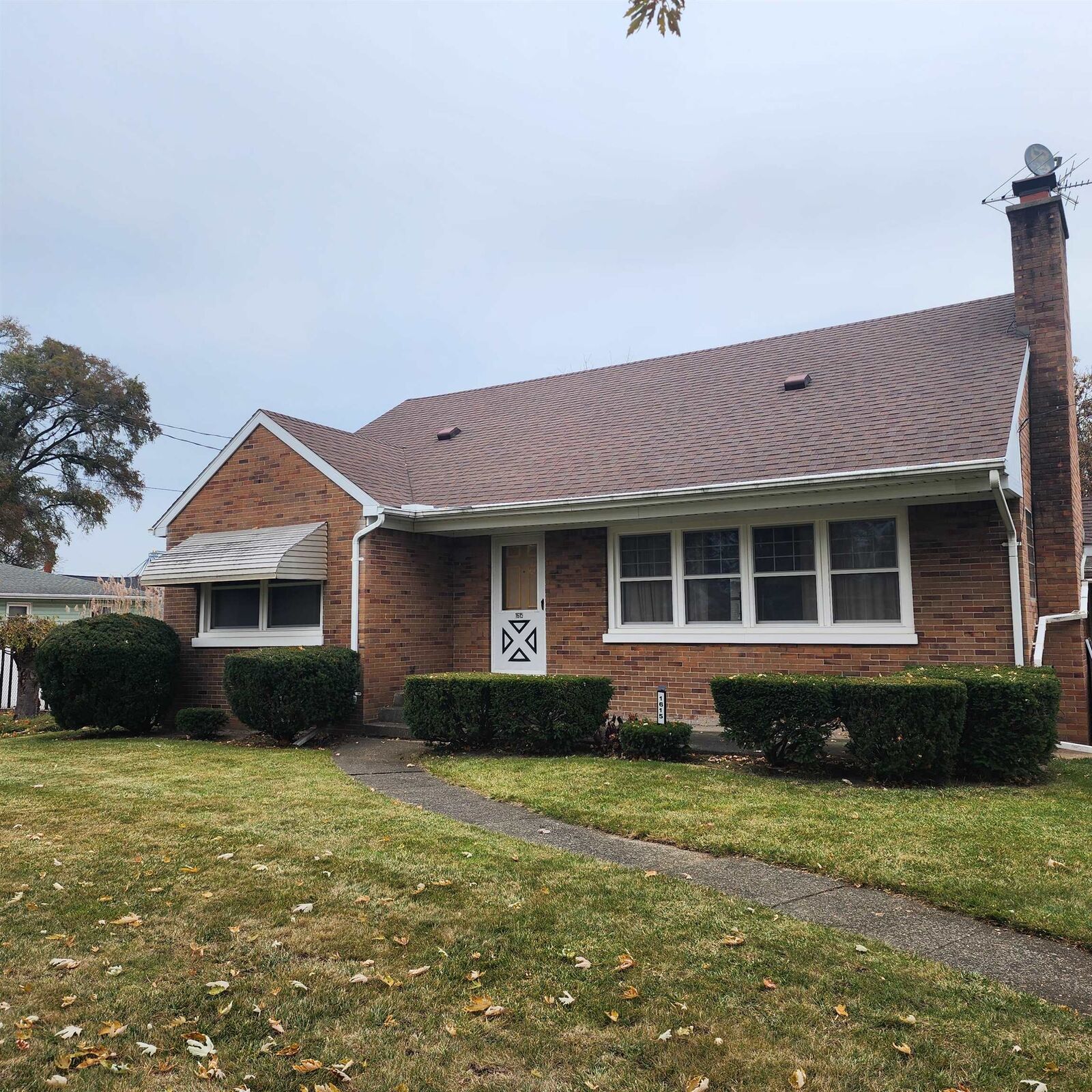 Property Photo:  1615 S Jackson Street  MI 48708 