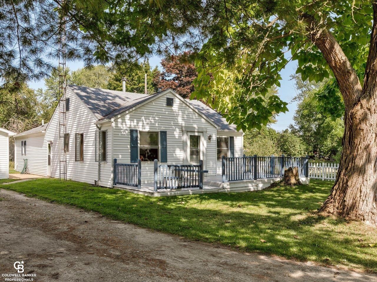 Property Photo: 7205 Dogwood Road MI 48450