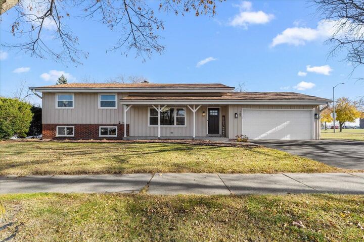 787 Sheridan Dr  West Bend WI 53095 photo