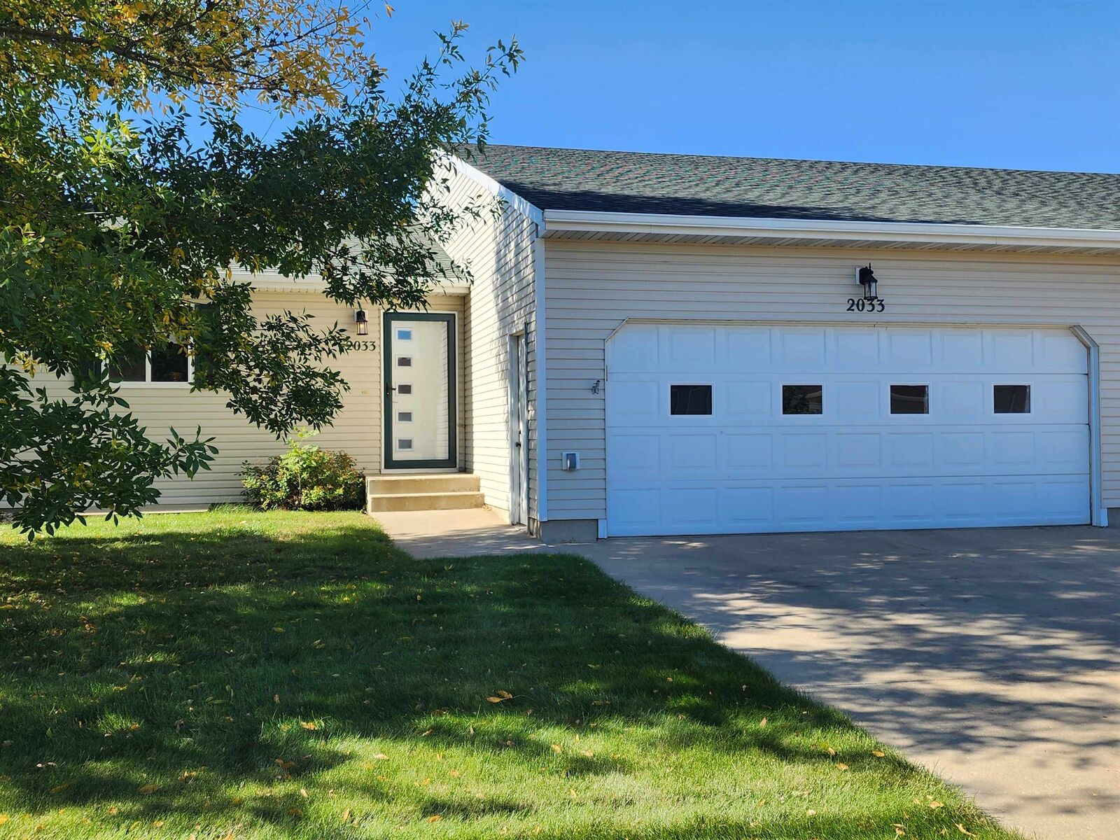 Property Photo:  2033 13th St NW  ND 58701 