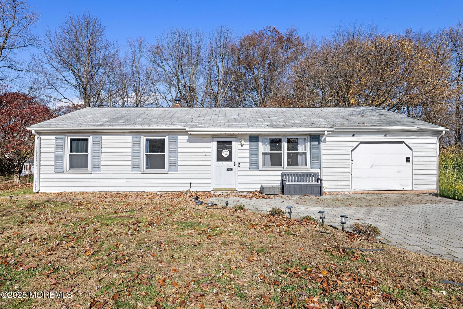 Property Photo:  42 Brandywine Circle  NJ 08854 