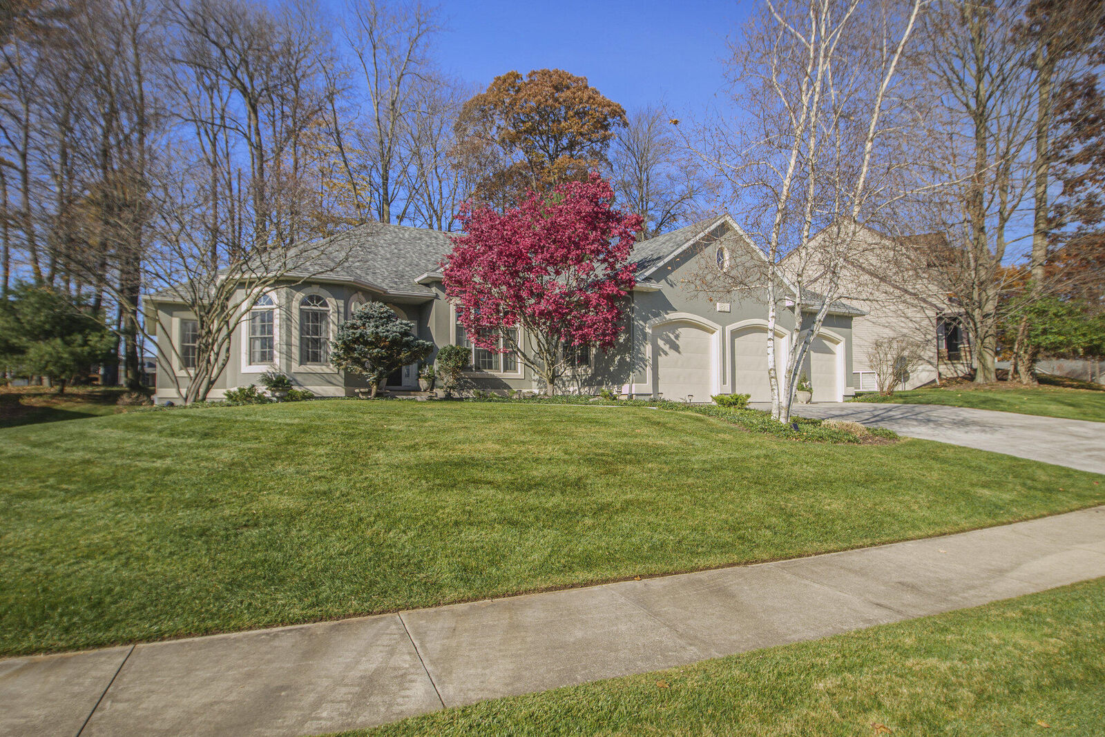 Property Photo:  1969 Oak Hollow Road NW  MI 49504 