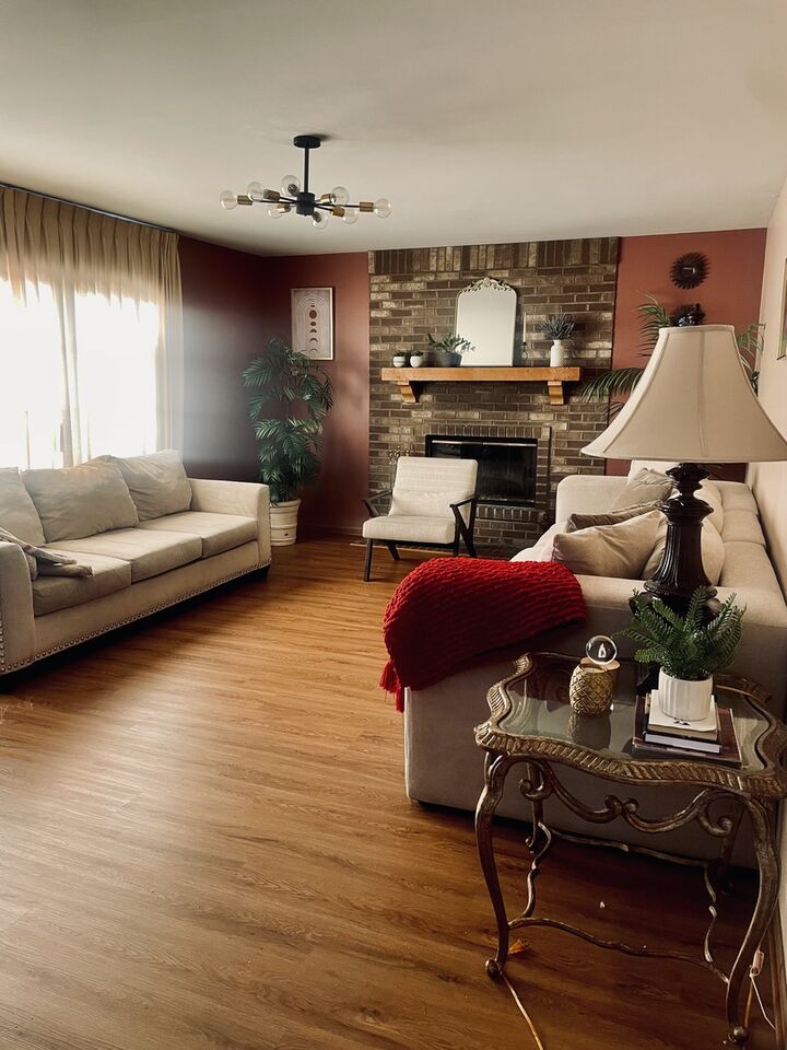 Property Photo:  1304 Yorkshire Lane  IL 60188 