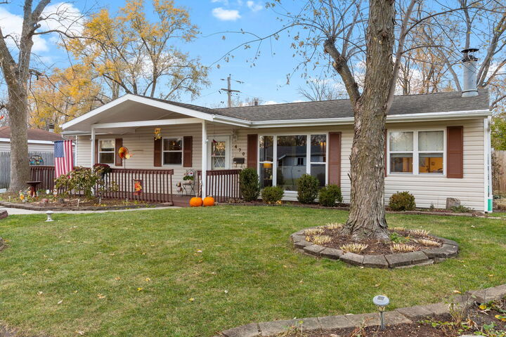 Property Photo: 470 Oakwood Road IL 60084