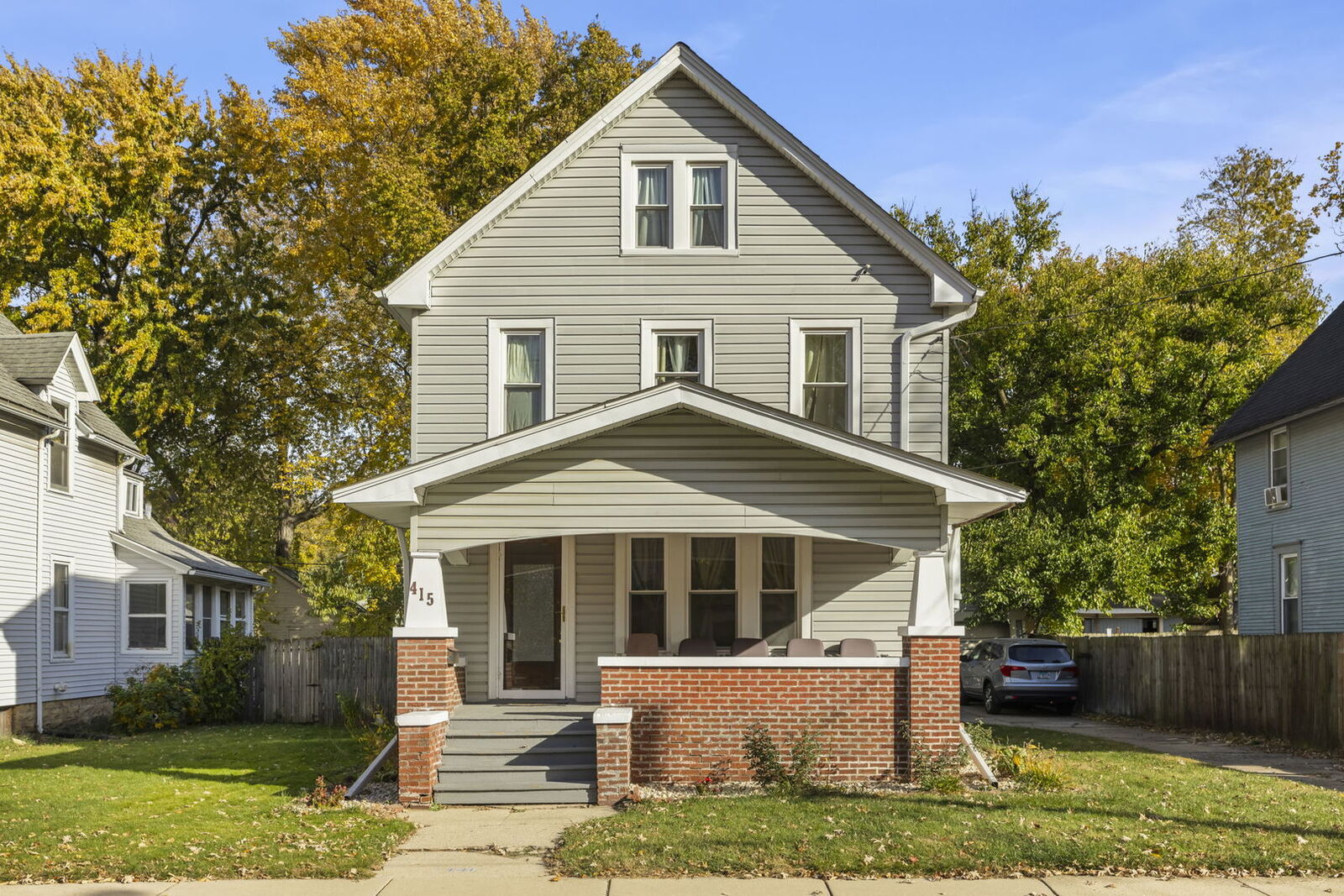 Property Photo: 415 Blackhawk Street IL 60506
