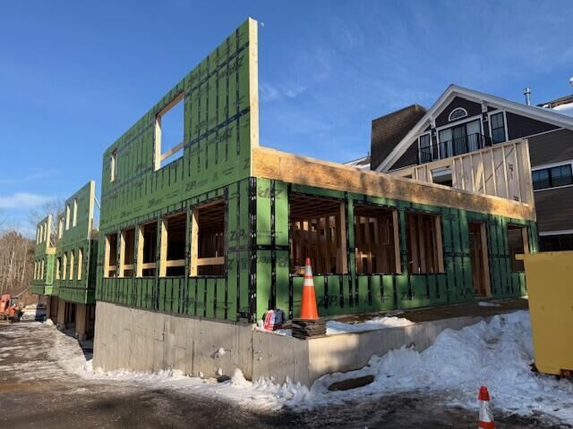 Property Photo:  294 York Street 2  ME 03909 