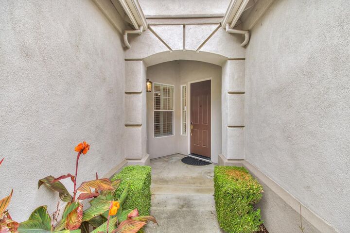Property Photo:  28 Eastham Court  CA 95833 