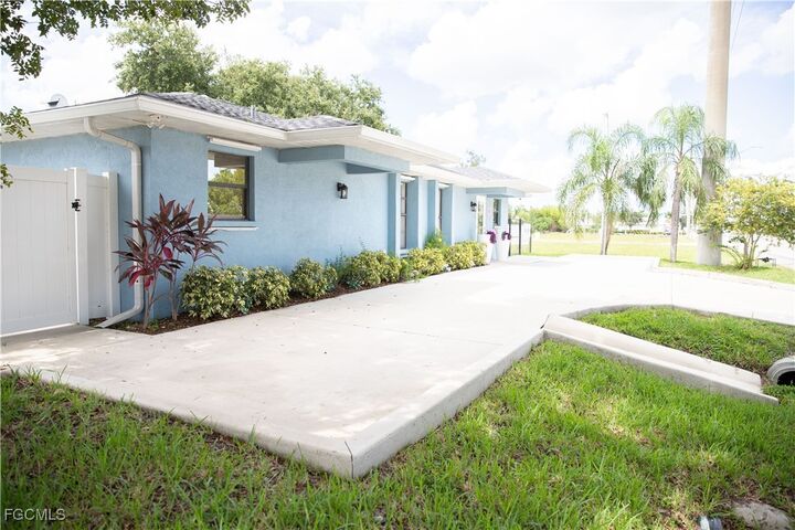 Property Photo:  2828 Santa Barbara Boulevard  FL 33914 