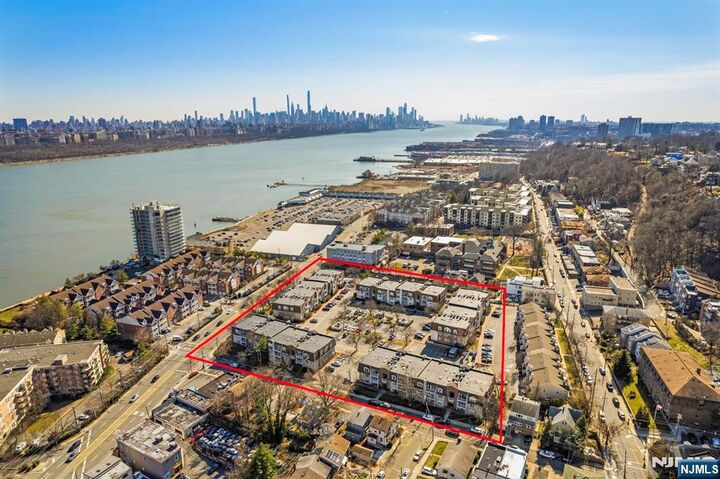 28 Garden Place 151  Edgewater NJ 07020 photo