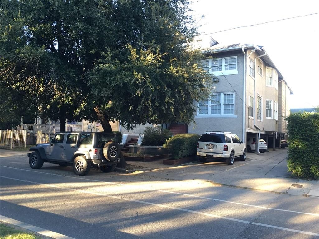 Property Photo:  7911 Saint Charles Avenue H  LA 70118 