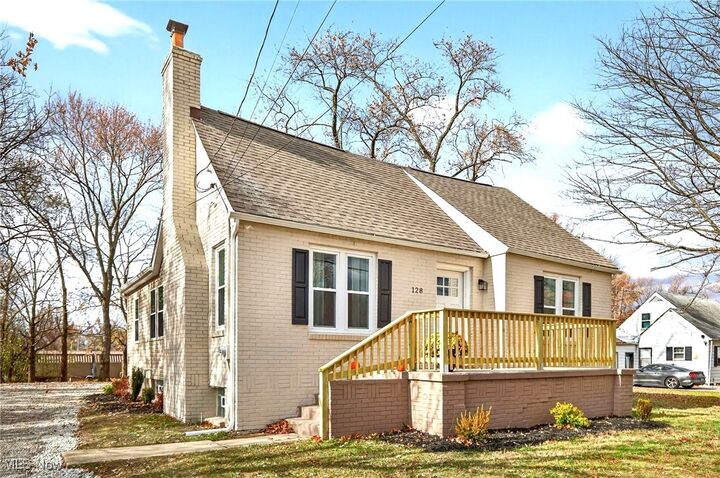 128 N Canfield Niles Road  Youngstown OH 44515 photo