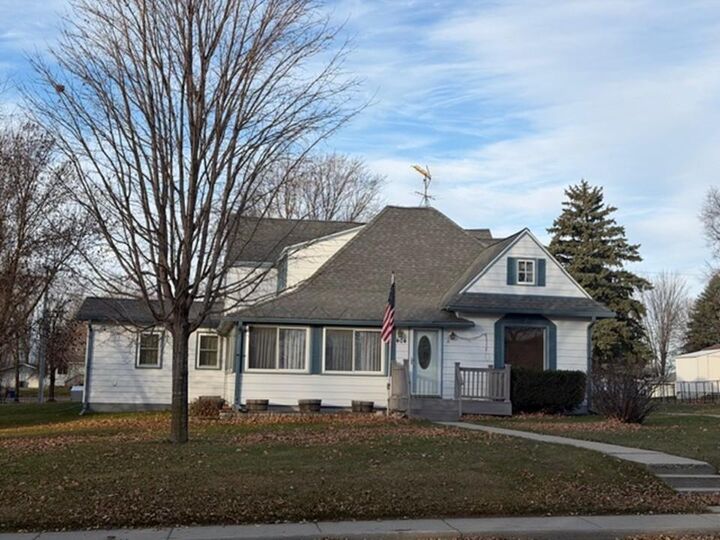 Property Photo:  404 Melby Avenue  MN 56309 