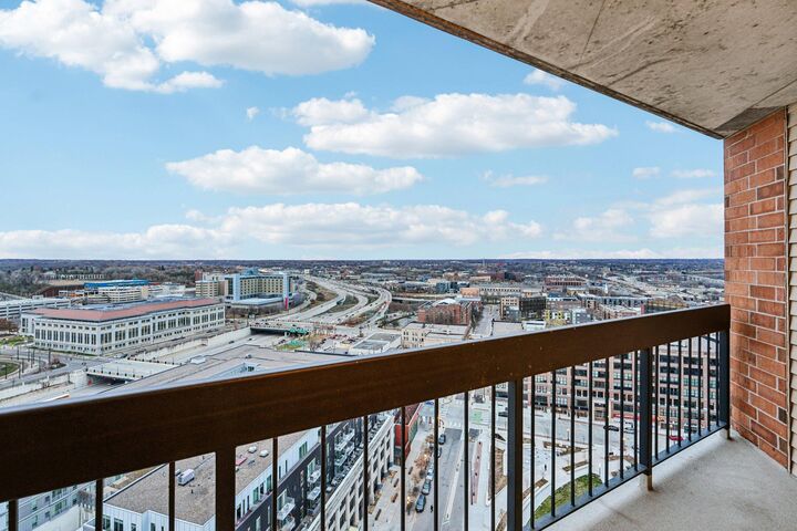 Property Photo:  78 10th Street E 2409  MN 55101 