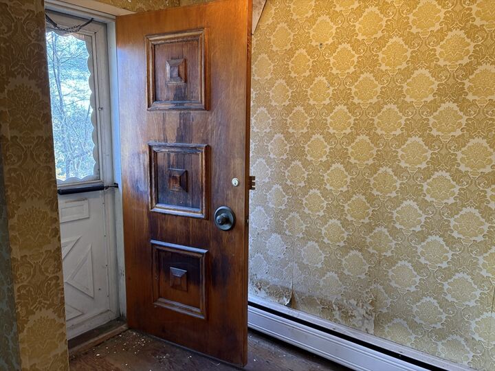 Property Photo:  22 Roy St  MA 01603 