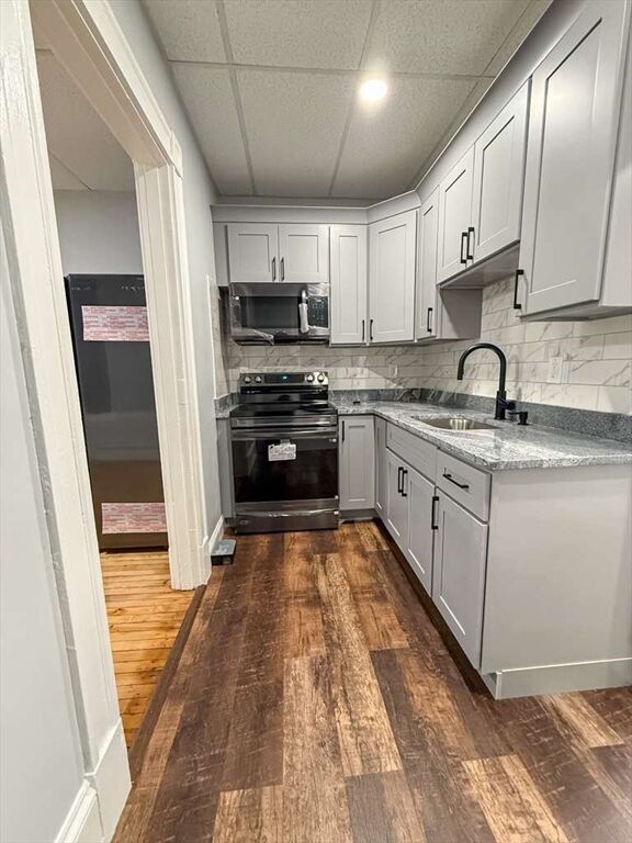 Property Photo:  11 Lawrence Street 509  MA 01841 