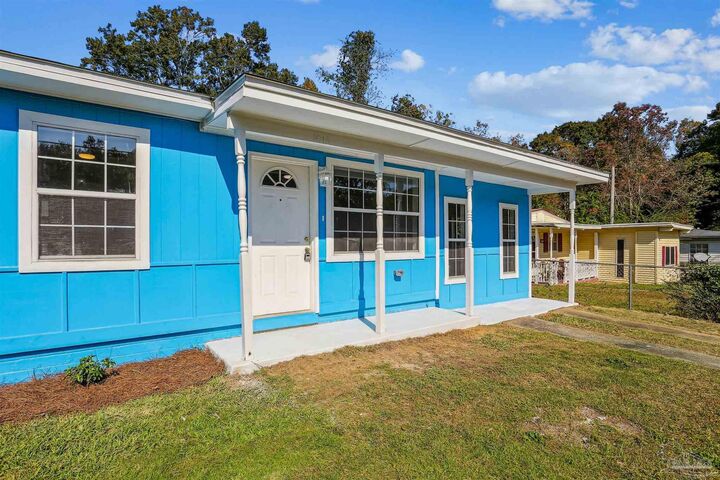 Property Photo:  1016 Fremont Ave  FL 32505 