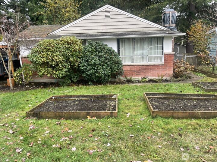 3701 SW 105th Street  Seattle WA 98146 photo