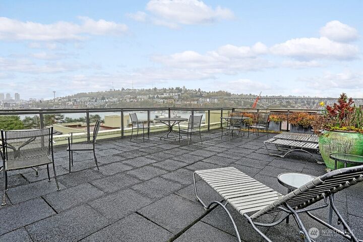 Property Photo:  1730 N Northlake Way 214  WA 98103 