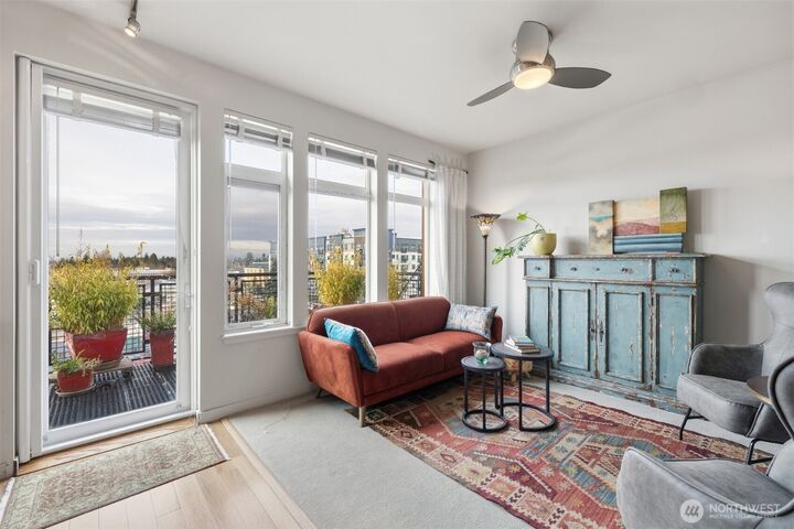 Property Photo:  15100  6th Avenue SW 723  WA 98166 