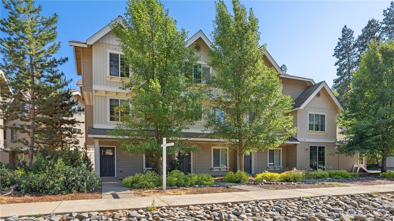 Property Photo:  208  Sagebrook Lane  WA 98922 