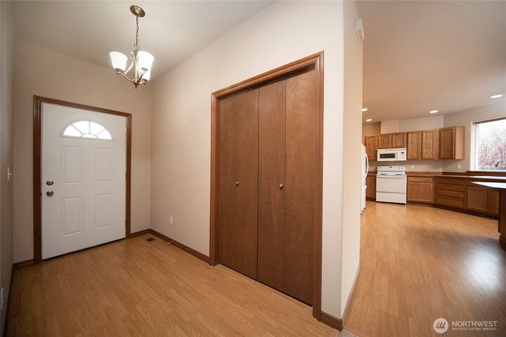 Property Photo:  1818 N Cora Street  WA 98926 