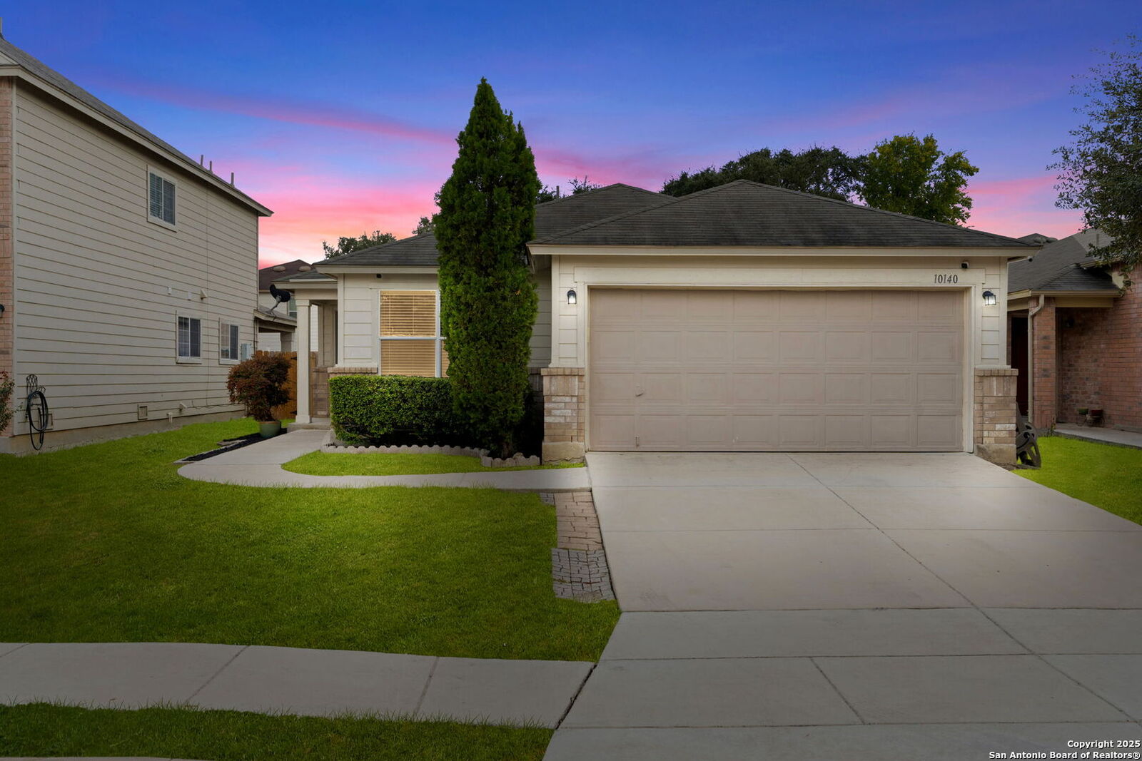 Property Photo: 10140 Del Lago TX 78245