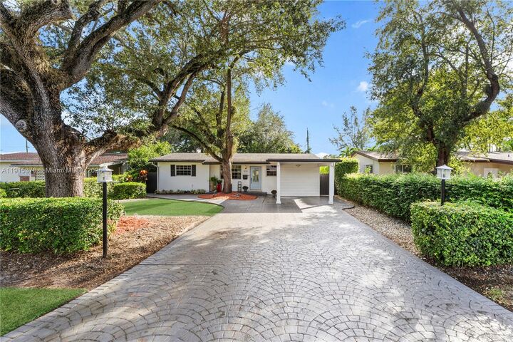 Property Photo: 9130 SW 73rd St FL 33173