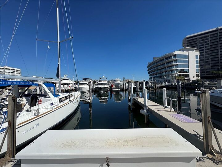 Property Photo: 4 Grove Isle Dr. #D-13 FL 33133