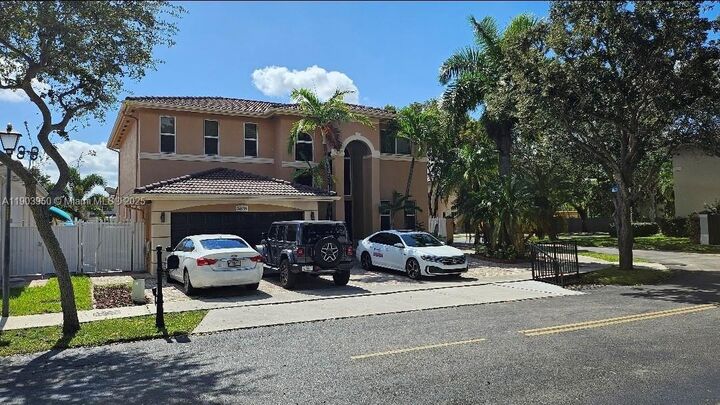 Property Photo: 16074 SW 62nd St FL 33193